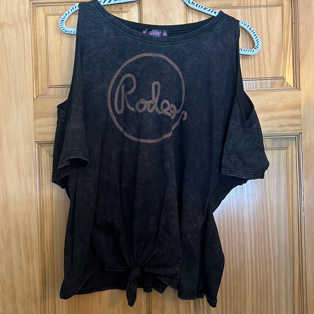 Western cold shoulder tee